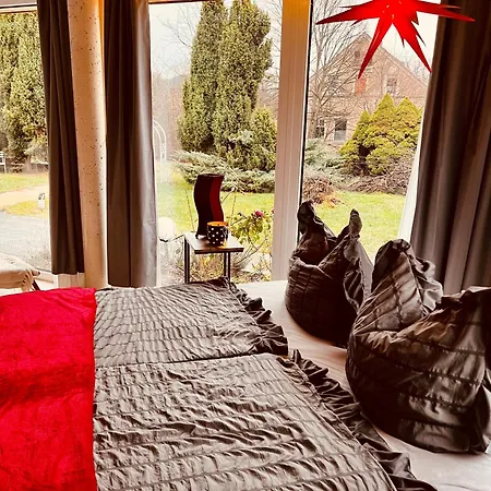 Schwarzer Kater Ferienhaus Großschönau