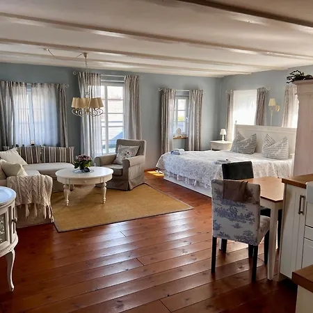 Schwarzer Kater * Großschönau