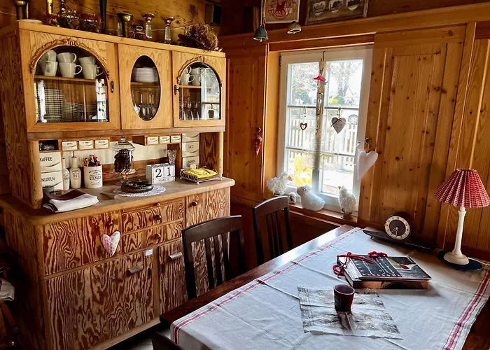 別荘 Schwarzer Kater *