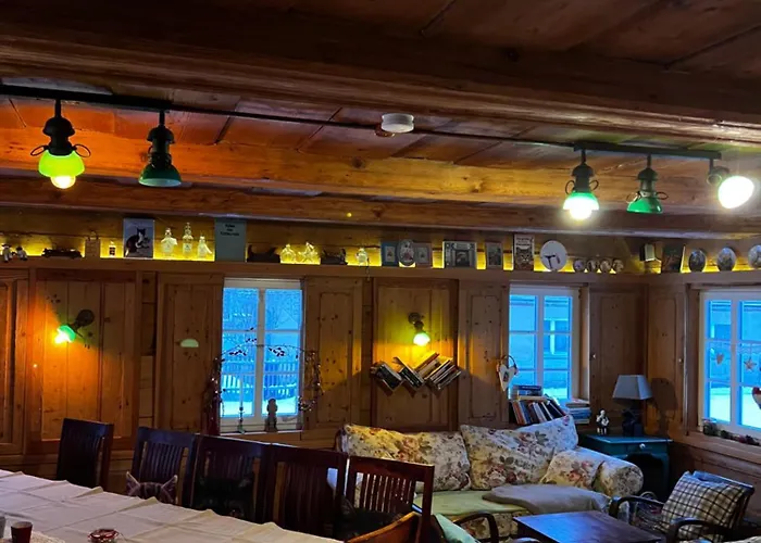 Schwarzer Kater غروسشوناو