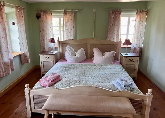 Schwarzer Kater بيت للعطل *