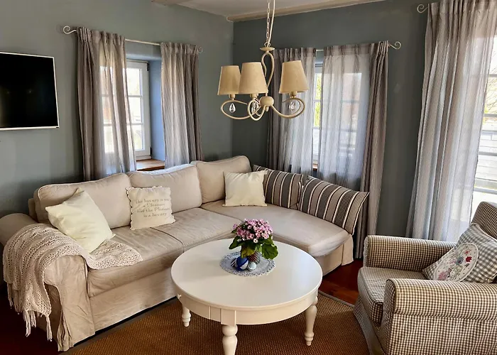 بيت للعطل Schwarzer Kater