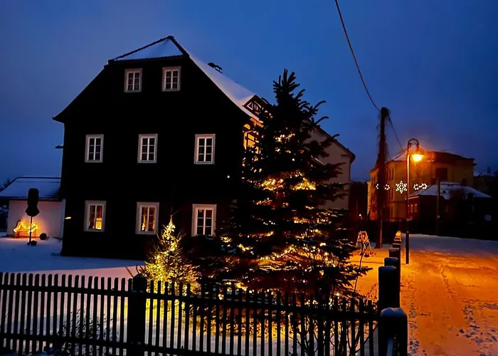 بيت للعطل Schwarzer Kater غروسشوناو